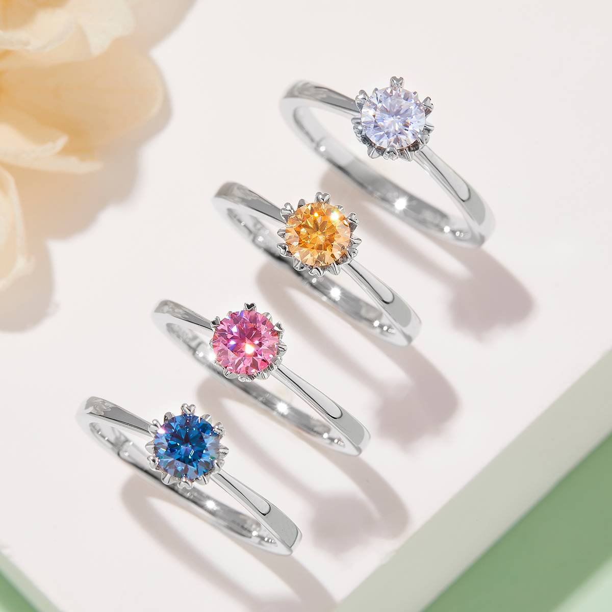 直臂经典雪花S925银镀白金莫桑钻女戒50分D级